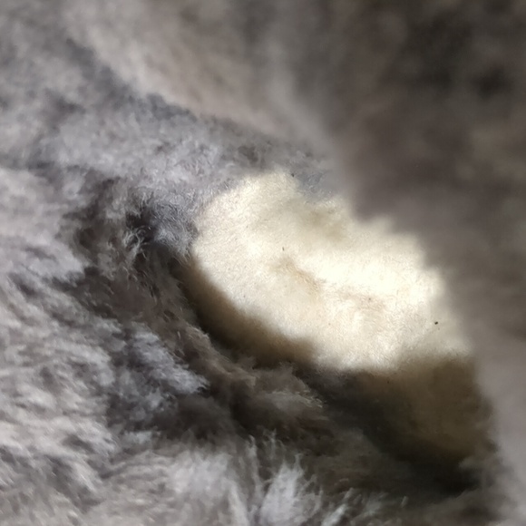 UGG BAILEY BUTTON TRIPLET II GREY Leather BOOTS women size 8 - Picture 13 of 13